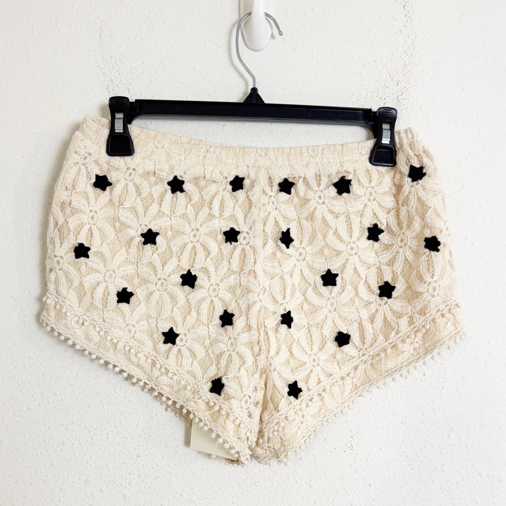 Native rose Cream Crochet floral Lace Shorts